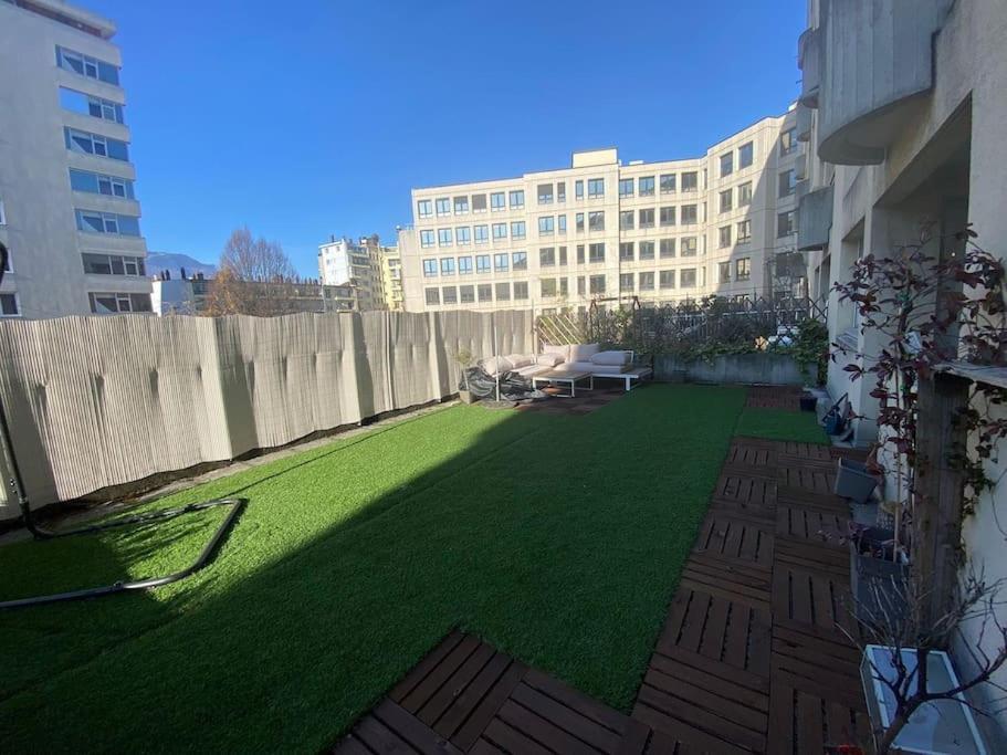 Apartment 50m Gem - 400m Gare: Garage Prive, Terrasse, Wifi Grenoble