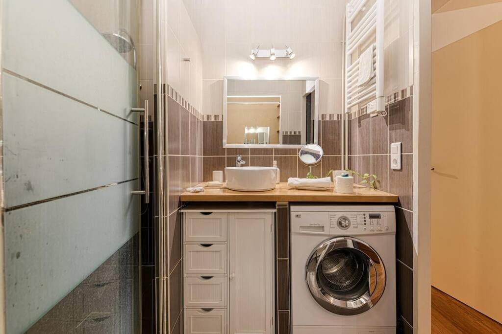 Apartment 50m Gem - 400m Gare: Garage Prive, Terrasse, Wifi *