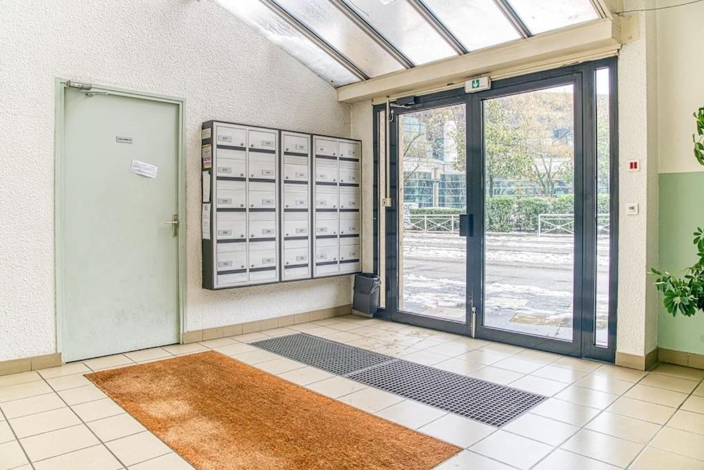 Apartment 50m Gem - 400m Gare: Garage Prive, Terrasse, Wifi *